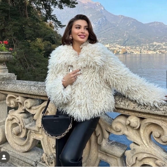 Zara Jackets & Blazers - Zara faux fur jacket